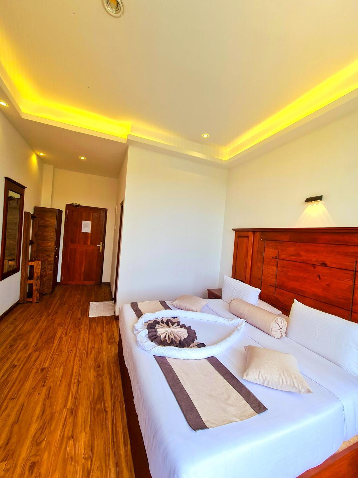 Top Rich Hotel นูวาราเอลิยา ภายนอก รูปภาพ